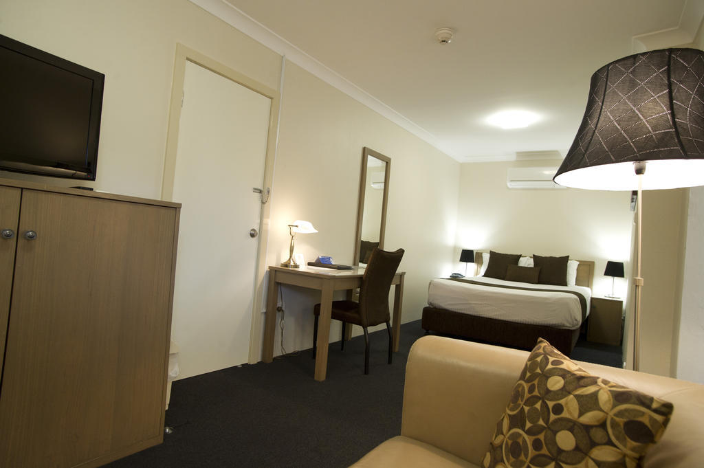 Noah'S Mid City Motor Inn Muswellbrook Zimmer foto