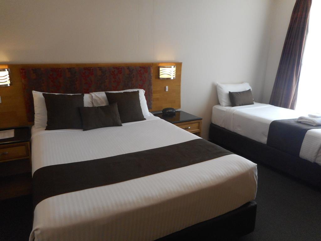 Noah'S Mid City Motor Inn Muswellbrook Zimmer foto